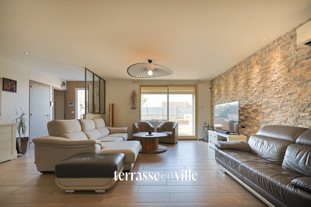 LA VALETTE - MAISON PLAIN PIED 135 M2 - T5- PISCINE - GARAGE - TERRAIN 674 M2 - 615 000€