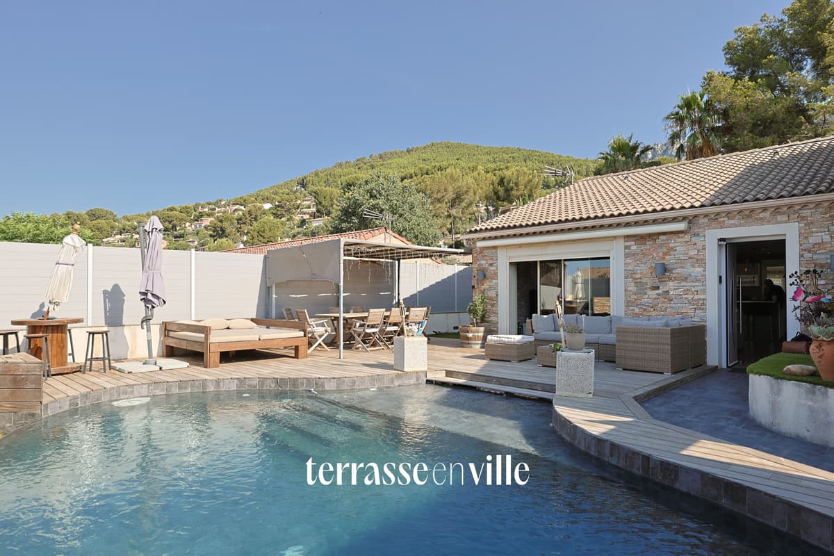 MAISON 135 M2 - LA VALETTE - 4 CHAMBRES - PISCINE - GARAGE - PLAIN PIED - TERRAIN 674 M2. . - 1