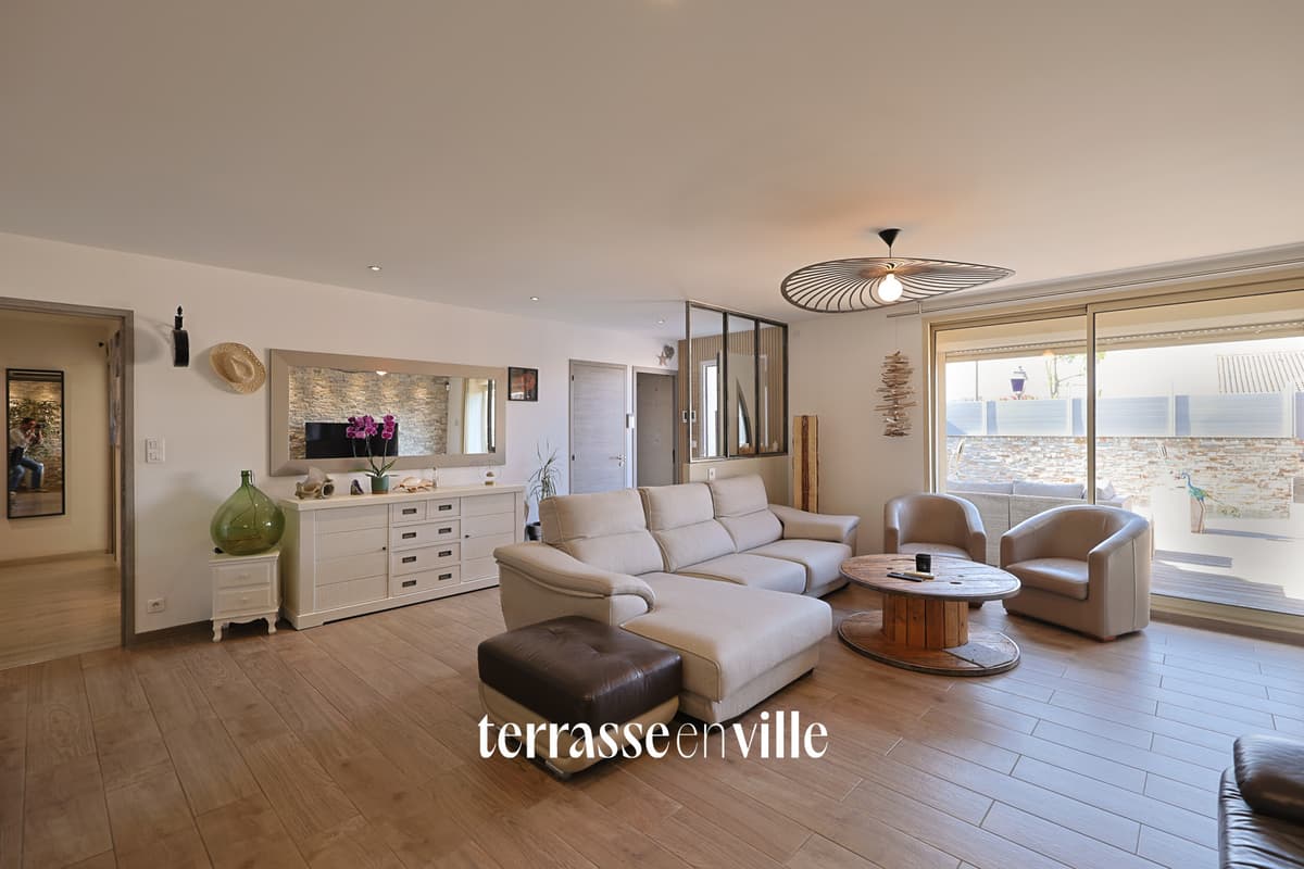 MAISON 135 M2 - LA VALETTE - 4 CHAMBRES - PISCINE - GARAGE - PLAIN PIED - TERRAIN 674 M2. . - 4