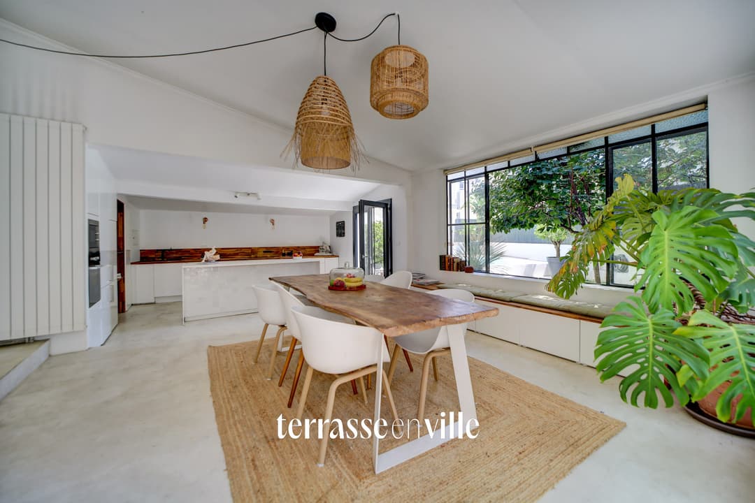SOUS PROMESSE - LA CIOTAT - CENTRE VILLE - MAISON T5 170m2 - GARAGE 50m2 - LOCAL COMMERCIAL LOUÉ - 960000€