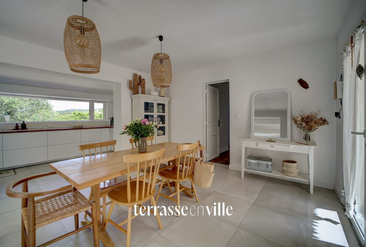 ST CYR-SUR-MER - VILLA FAMILIALE T5 RÉNOVÉE - JARDIN 2100 M2 - PISCINE - GARAGE - 790 000 € - 6