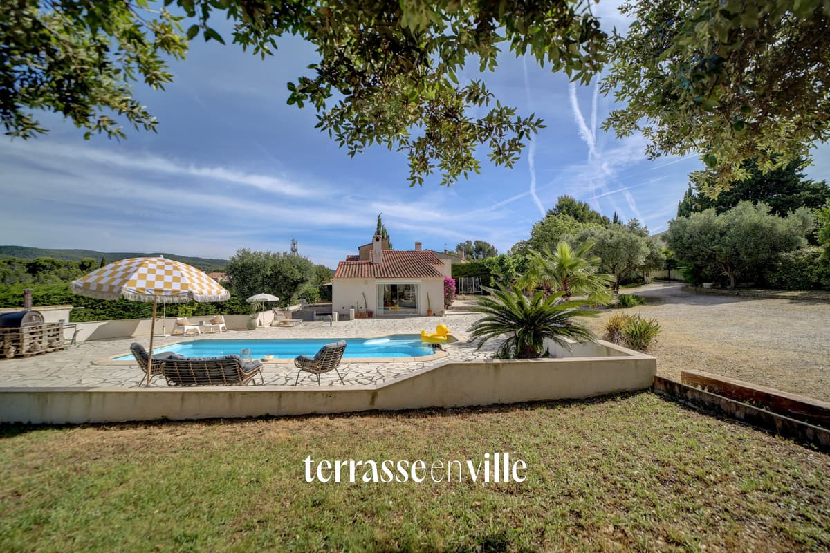 ST CYR-SUR-MER - VILLA FAMILIALE T5 RÉNOVÉE - JARDIN 2100 M2 - PISCINE - GARAGE - 790 000 € - 5