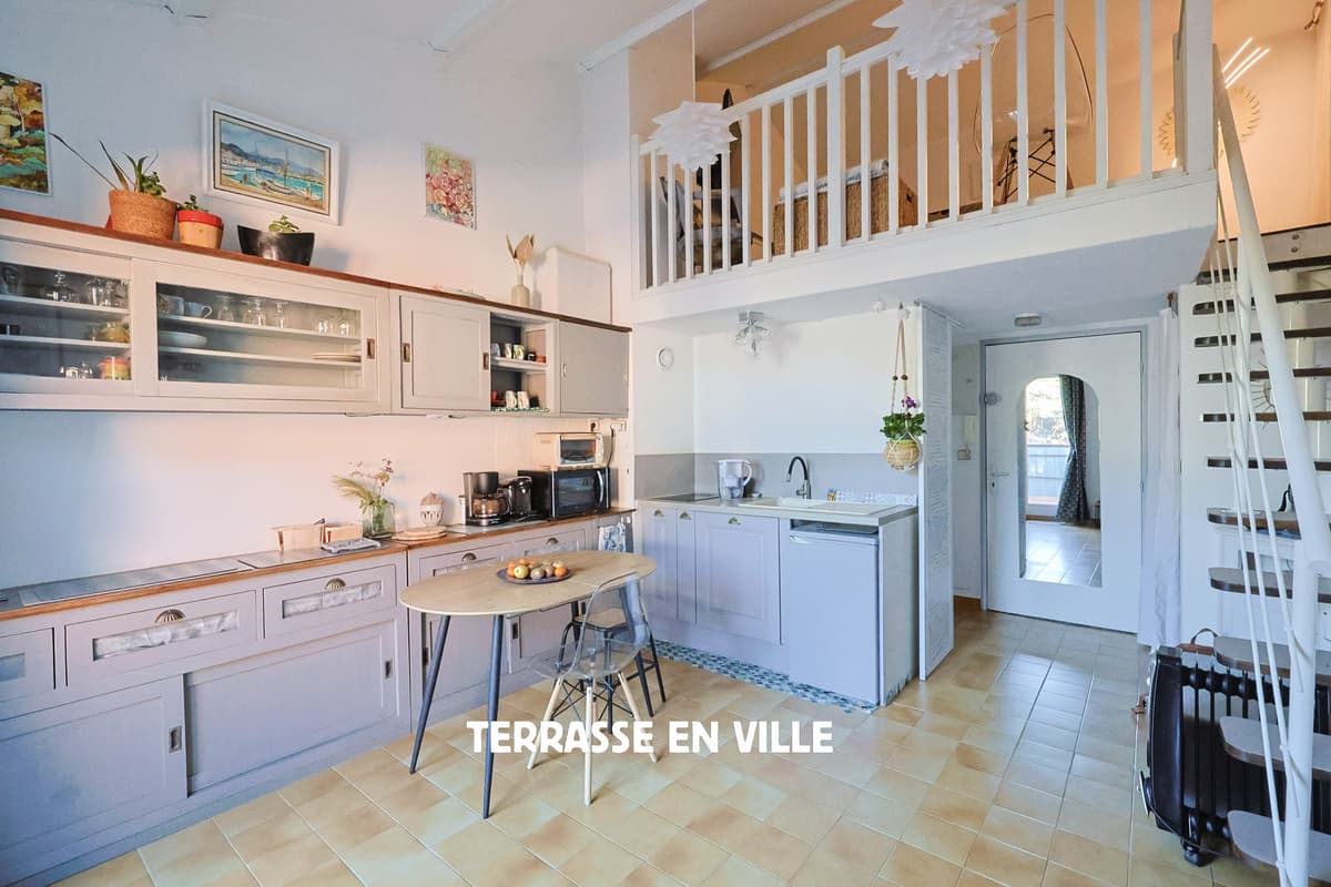 LES SABLETTES - DERNIER ETAGE - T2 DUPLEX 40M2 - TERRASSE 14M2 - VUE ET ACCÈS PRIVÉ MER - 199 000€ - 2