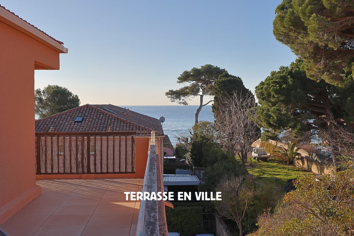 LES SABLETTES - DERNIER ETAGE - T2 DUPLEX 40M2 - TERRASSE 14M2 - VUE ET ACCÈS PRIVÉ MER - 199 000€