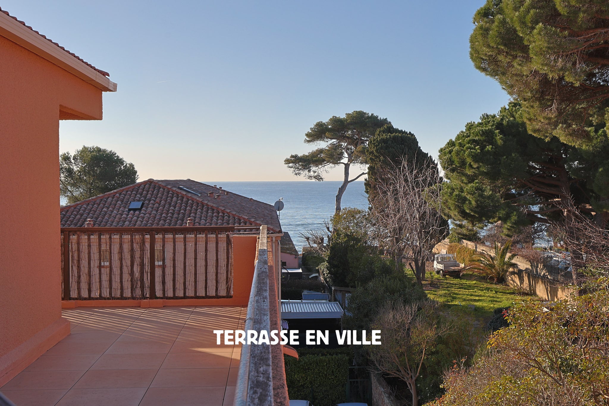 LES SABLETTES - DERNIER ETAGE - T2 DUPLEX 40M2 - TERRASSE 14M2 - VUE ET ACCÈS PRIVÉ MER - 199 000€