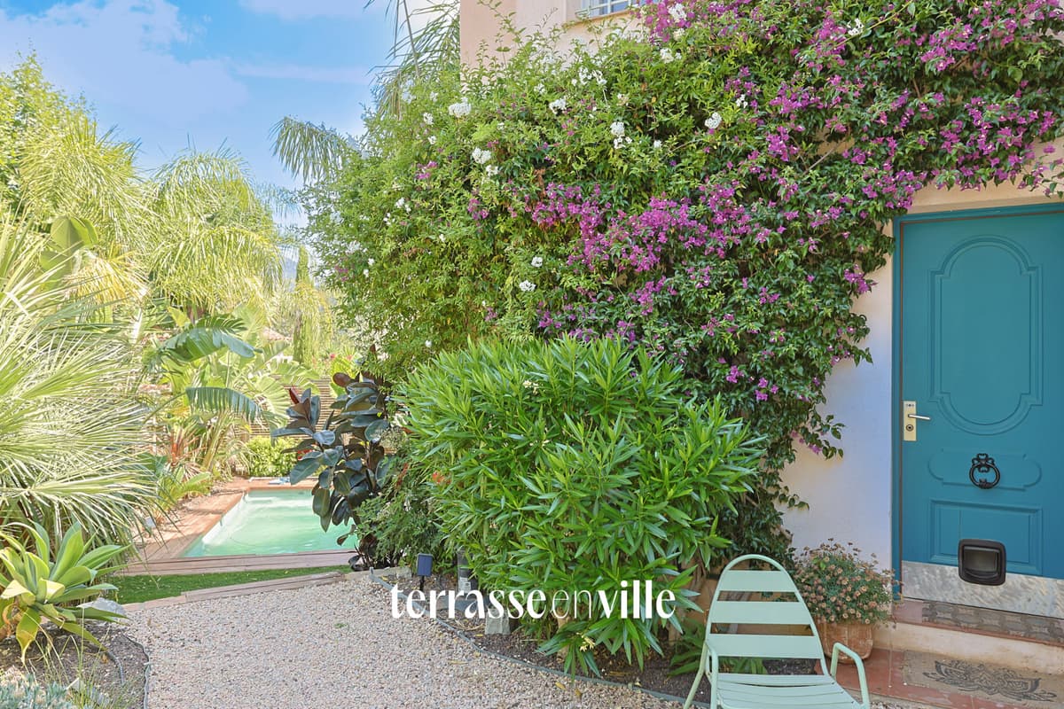 EXCLUSIVITE - TOULON - CAP BRUN - MAISON T 5 - 163 M2 - PISCINE - JARDIN - PROXIMITE IMMEDIATE DES ECOLES