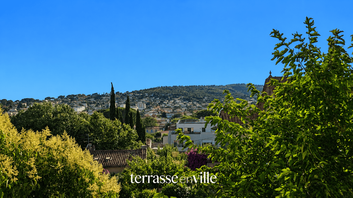 LA CIOTAT - CENTRE-VILLE - APPARTEMENT DE CARACTERE - VUE 3 SECS ET CRÊTES- CALME - PARKING - 399 000 € - 5