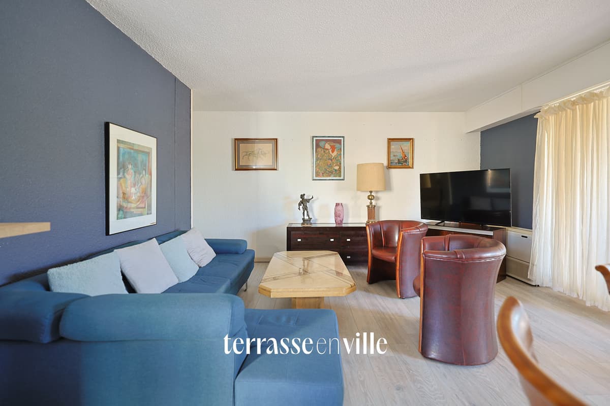 APPARTEMENT - 82 M2 - HYERES - 2 CHAMBRES - COMMERCES - PORT - PLAGE - 1