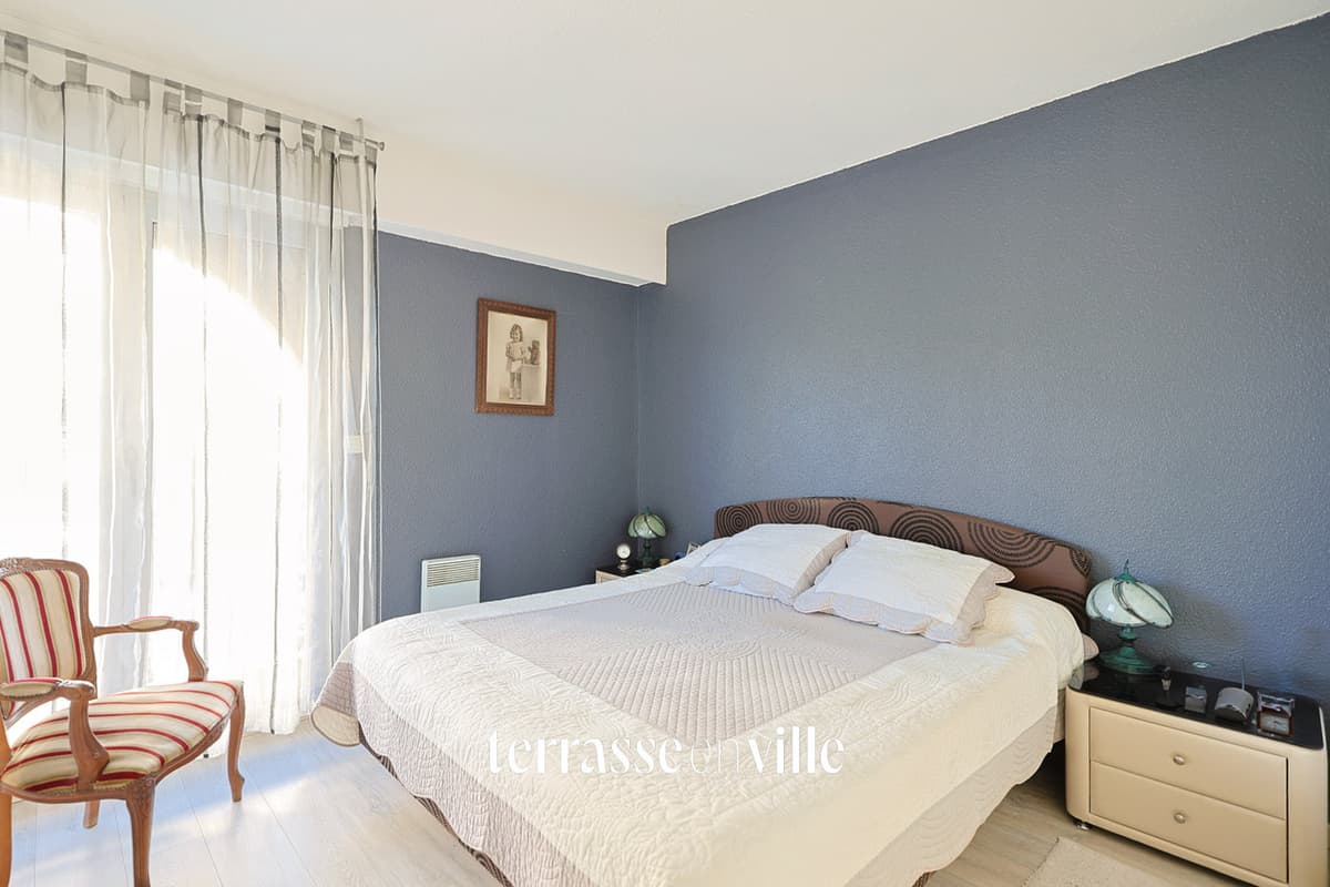 APPARTEMENT - 82 M2 - HYERES - 2 CHAMBRES - COMMERCES - PORT - PLAGE - 6