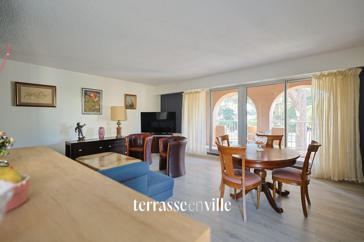 APPARTEMENT - 82 M2 - HYERES - 2 CHAMBRES - COMMERCES - PORT - PLAGE - 4