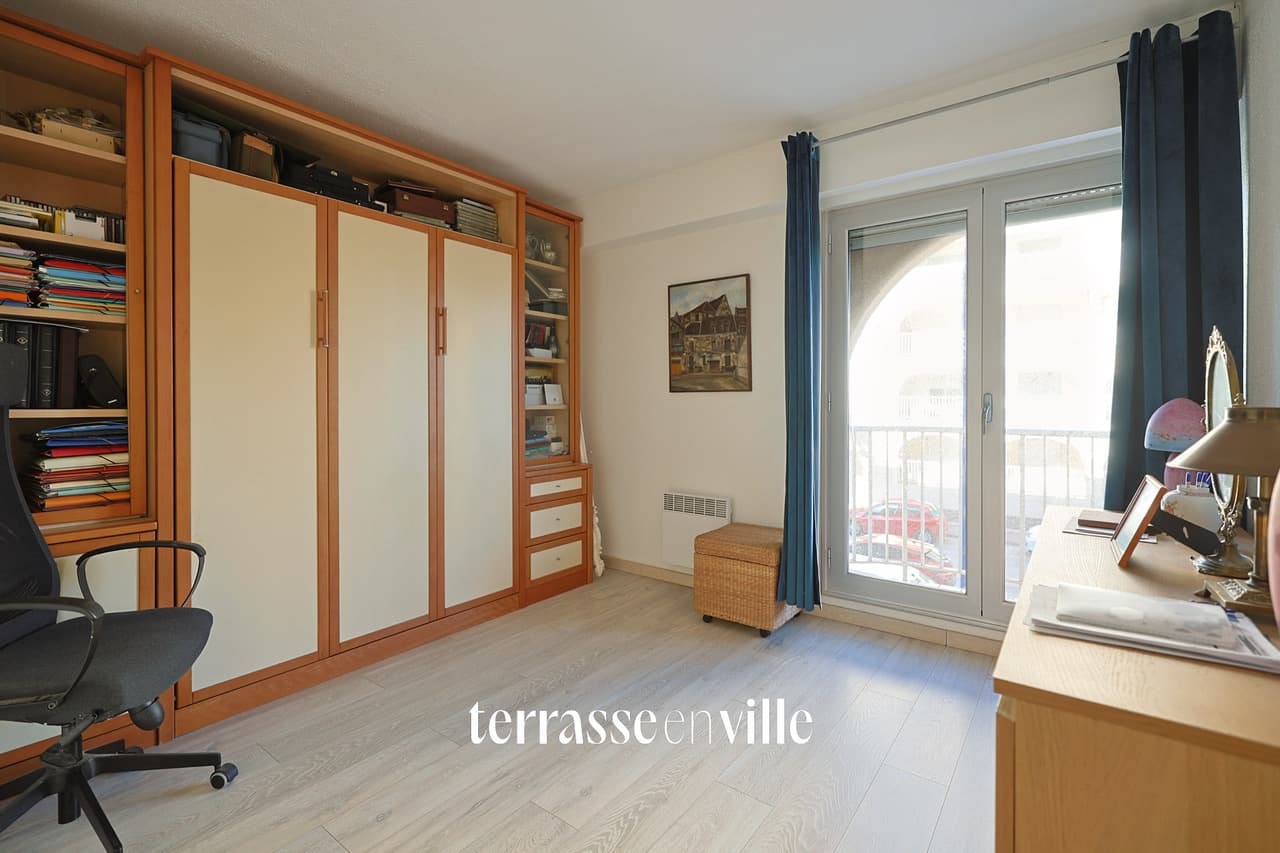 APPARTEMENT - 82 M2 - HYERES - 2 CHAMBRES - COMMERCES - PORT - PLAGE - 7