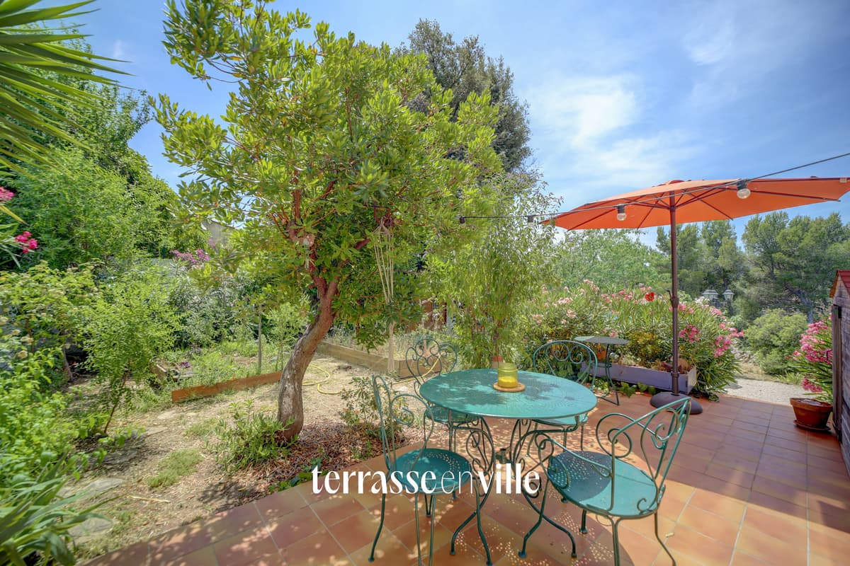CEYRESTE - REZ-DE-JARDIN - T3 - 76 M2 - JARDIN 540 M2 - VUE DEGAGEE SUR LE VALLON - 399 000 € - 2