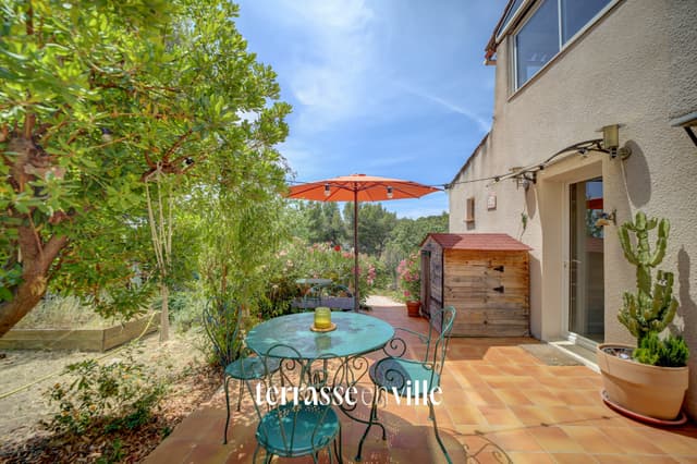 CEYRESTE - REZ-DE-JARDIN - T3 - 76 M2 - JARDIN 540 M2 - VUE DEGAGEE SUR LE VALLON - 399 000 €
