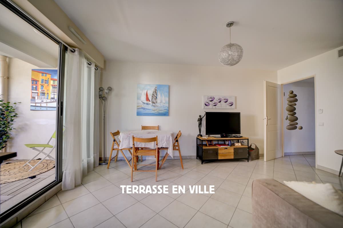 LA CIOTAT - BORD DE MER - APPARTEMENT T2 - 45 m2 - TERRASSE - 325 000 € - 2
