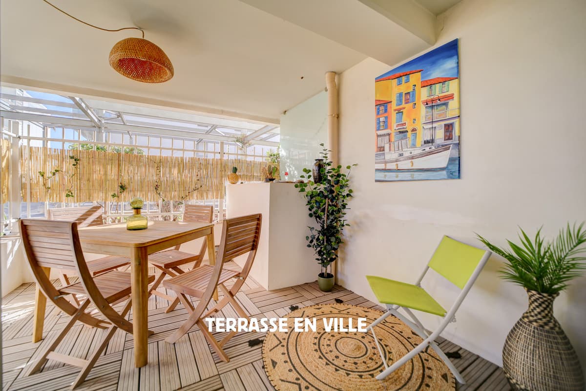 LA CIOTAT - BORD DE MER - APPARTEMENT T2 - 45 m2 - TERRASSE - 325 000 €