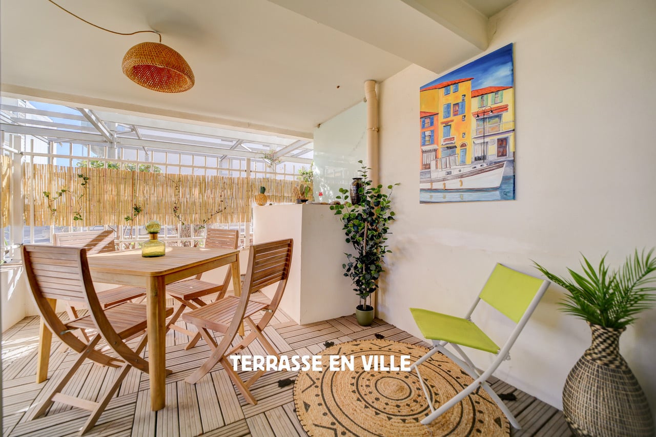 LA CIOTAT - BORD DE MER - APPARTEMENT T2 - 45 m2 - TERRASSE - 325 000 €