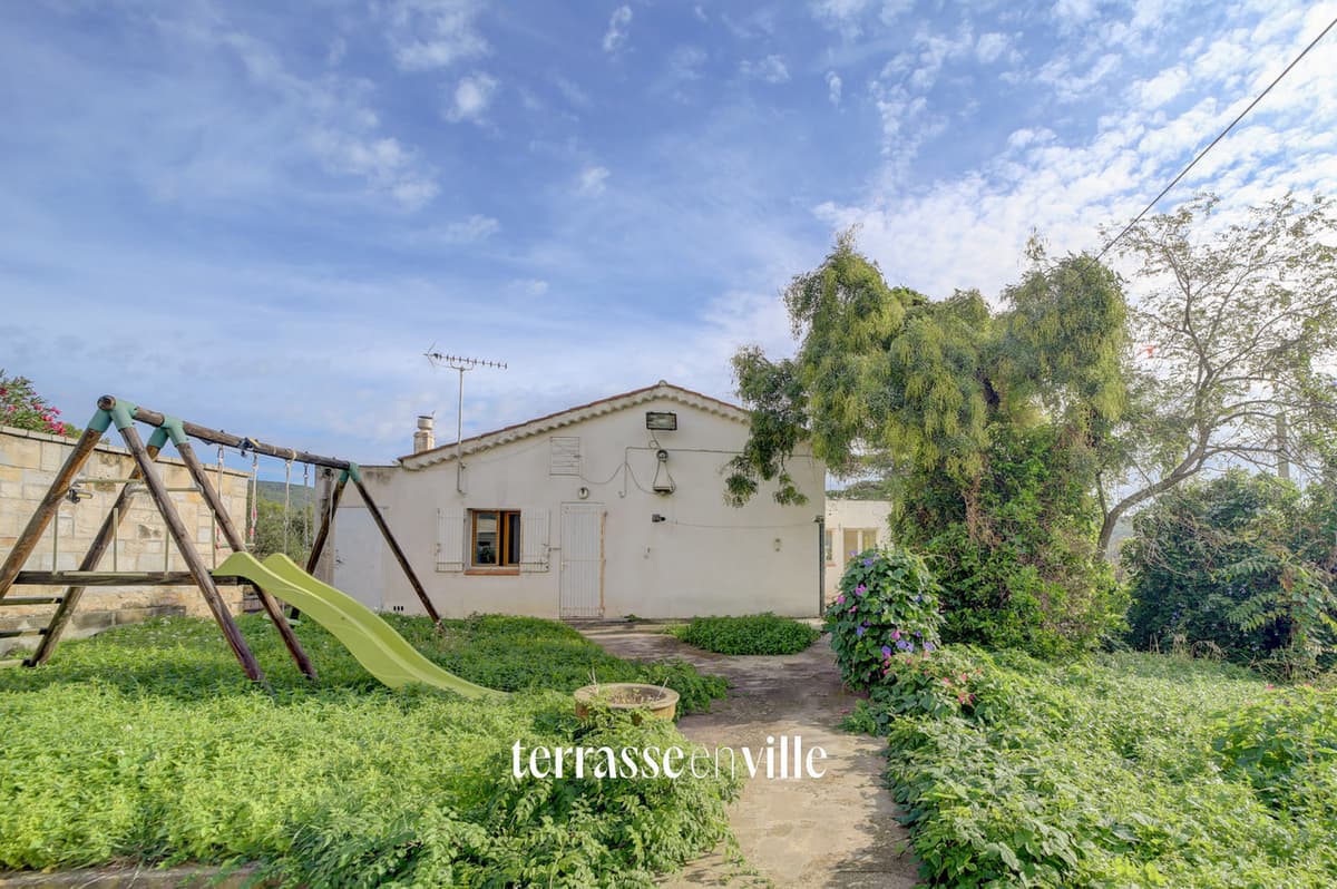 CEYRESTE - MAISON T4 A RENOVER - DEPENDANCE T3 - JARDIN 1300 M2 - 3