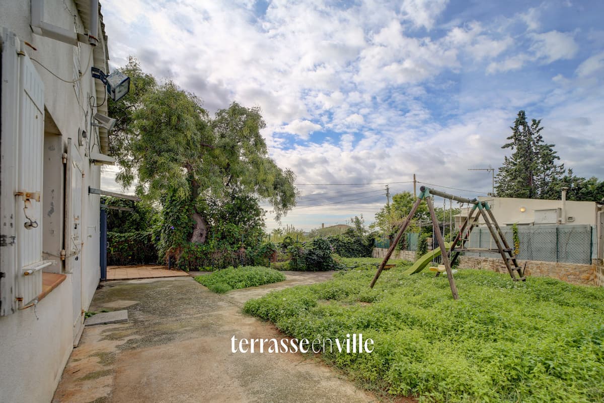 CEYRESTE - MAISON T4 A RENOVER - DEPENDANCE T3 - JARDIN 1300 M2 - 1