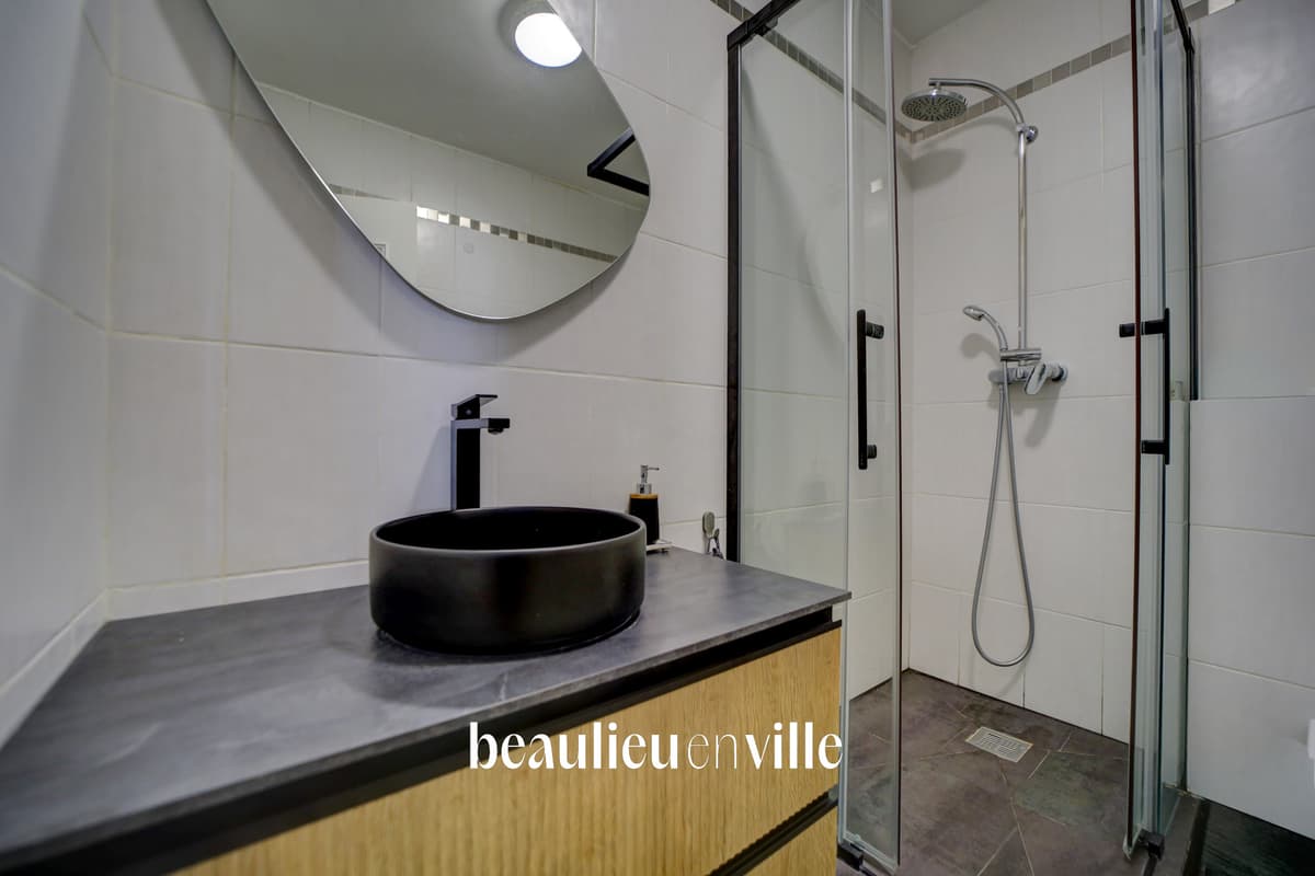 EXCLUSIVITÉ - LA CIOTAT - VIEUX PORT - APPARTEMENT T3 - CALME - SANS VIS A VIS - 7