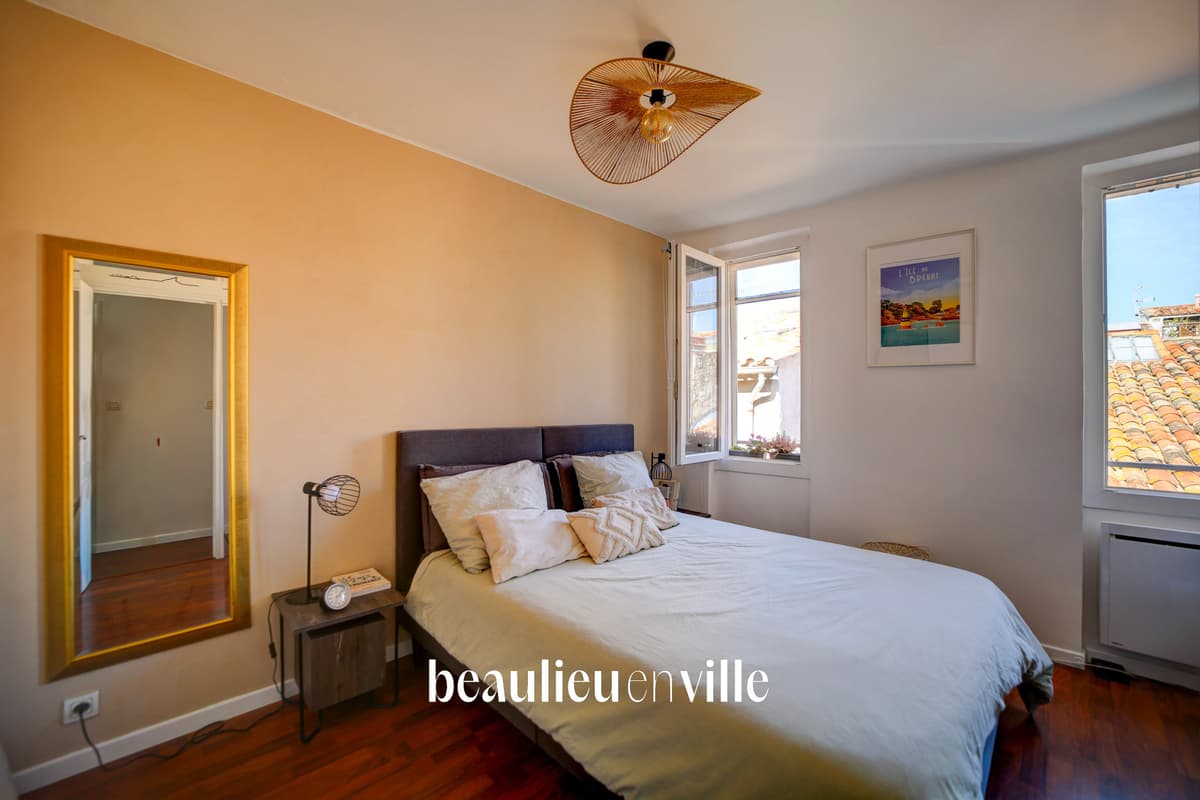EXCLUSIVITÉ - LA CIOTAT - VIEUX PORT - APPARTEMENT T3 - CALME - SANS VIS A VIS - 6