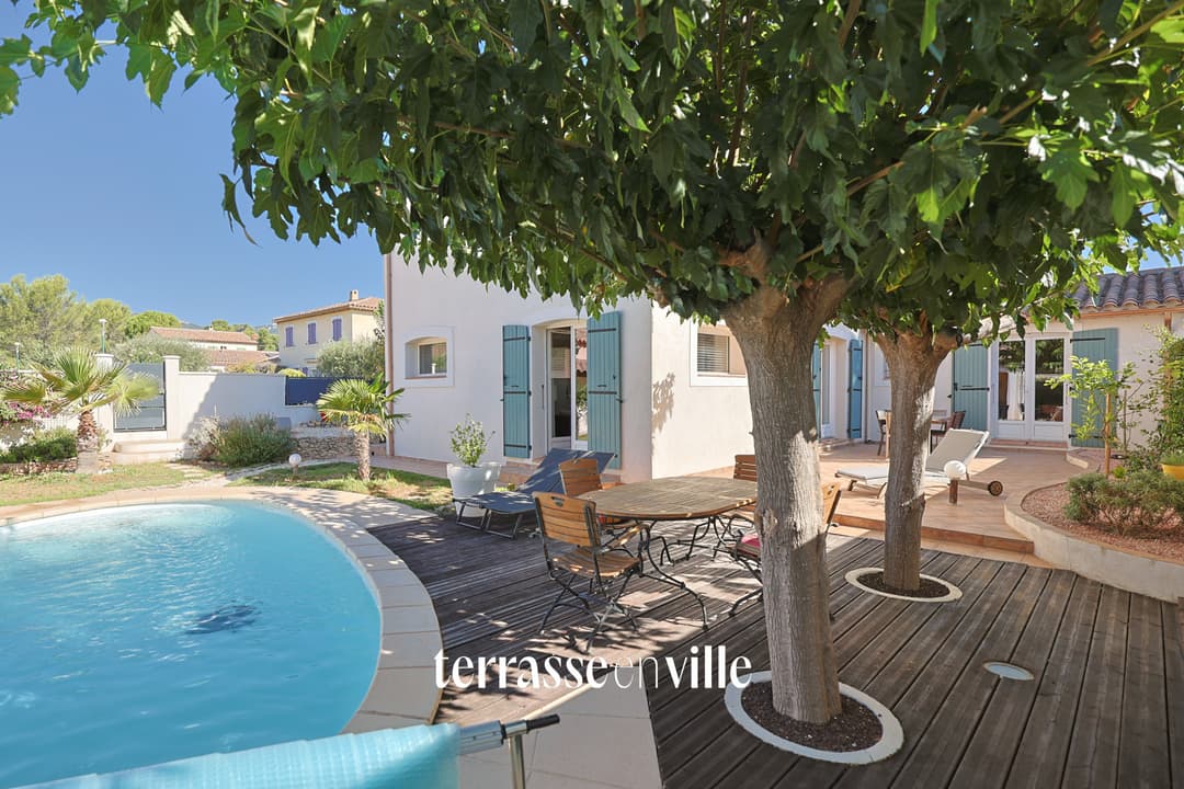 SOUS OFFRE - CUERS - MAISON FAMILIALE - T6 - 125 M2 - PISCINE - GARAGE - 575 000€