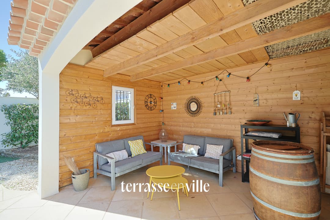 SOUS OFFRE - CUERS - MAISON FAMILIALE - T6 - 125 M2 - PISCINE - GARAGE - 575 000€