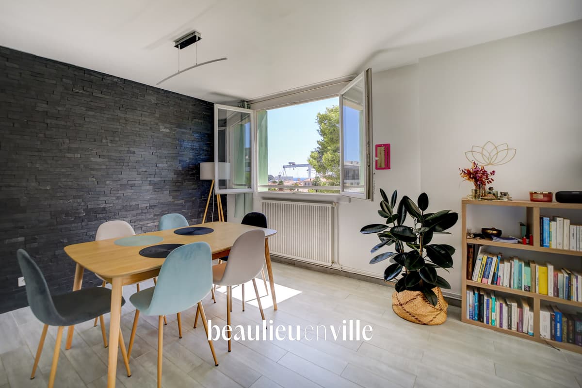 LA CIOTAT - JARDIN DE LA VILLE - APPARTEMENT T3 65m2 - BALCON - VUE DEGAGÉE - 340 000€ - 2