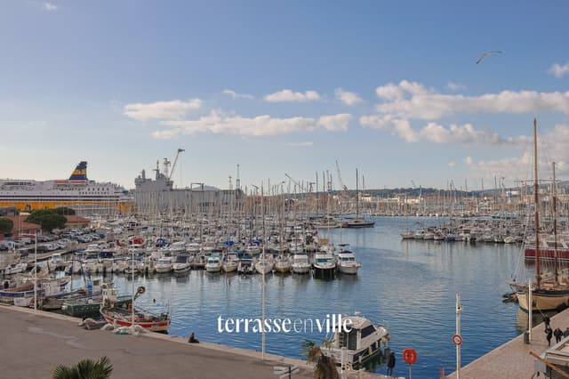 PORT DE TOULON - T3 VUE MER - 86 M2- TERRASSE - 425 000€