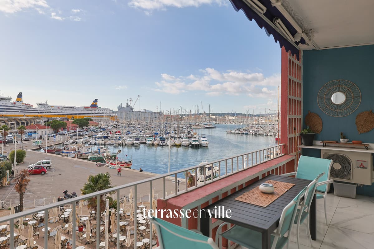 PORT DE TOULON - T3 VUE MER - 86 M2- TERRASSE - 425 000€ - 1