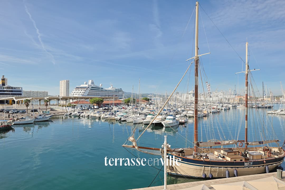 TOULON - PORT - T2 - 70M2 - TERRASSE - 390 000€