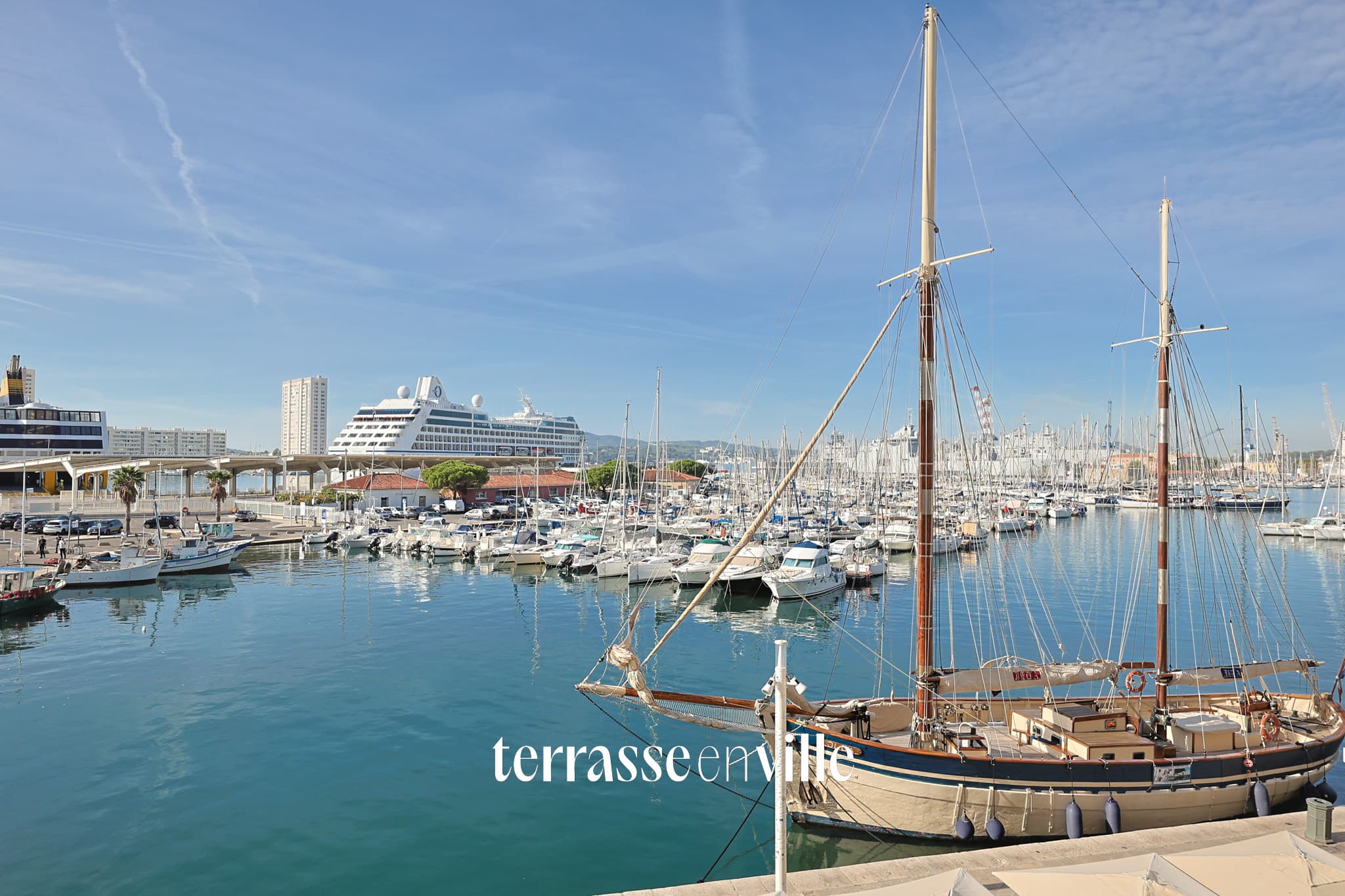 TOULON - PORT - T2 - 70M2 - TERRASSE - 390 000€ - 1