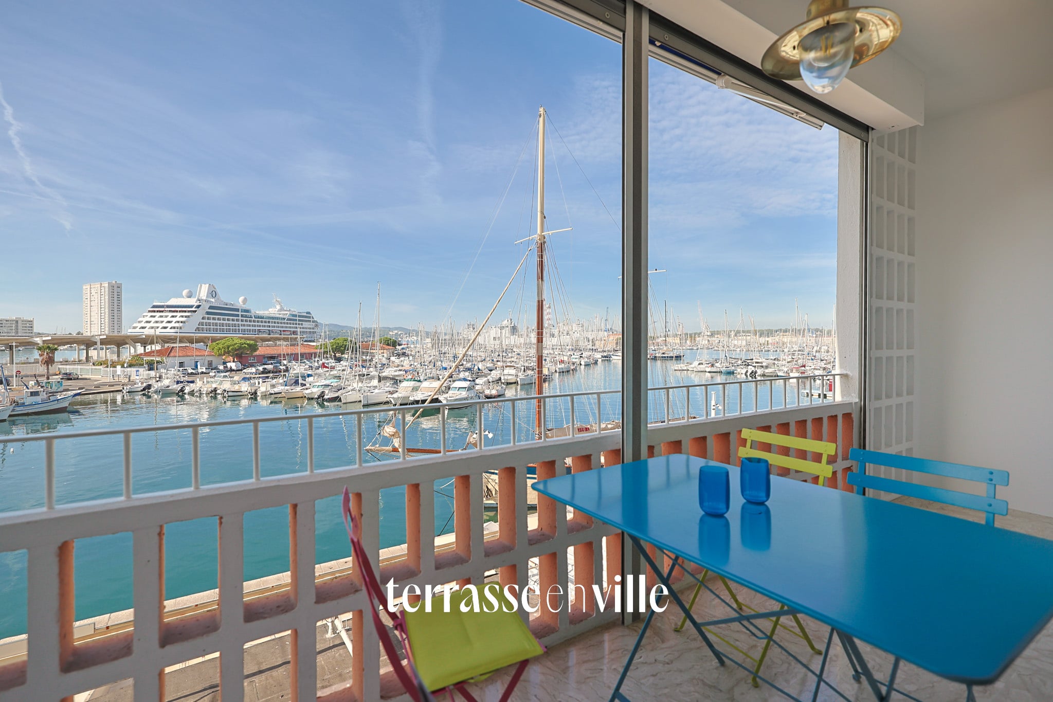 TOULON - PORT - T2 - 70M2 - TERRASSE - 390 000€