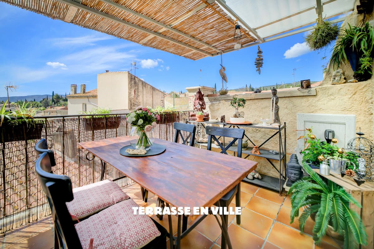 EXCLUSIVITÉ - CEYRESTE - AUTHENTIQUE MAISON DE VILLAGE T3/4 - TERRASSE - VUE TOITS ET COLLINES