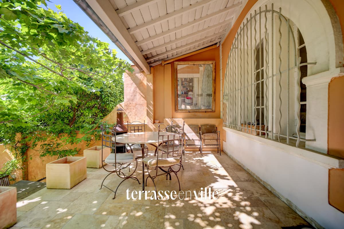 SANARY - PORT & PLAGE À PIED - MAISON DE CHARME FAMILIALE T7 - STUDIO - JARDIN- CAVE - APERÇU MER 980 000€ - 6