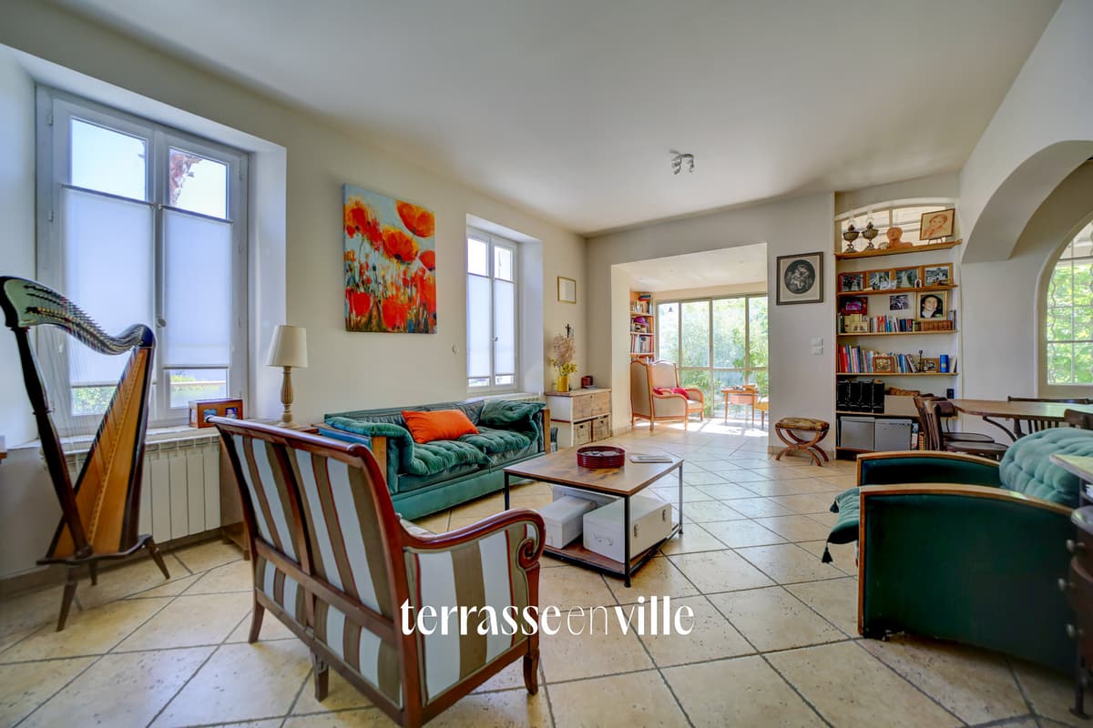 SANARY - PORT & PLAGE À PIED - MAISON DE CHARME T7 - JARDIN- CAVE - APERÇU MER - 850 000€ - 5