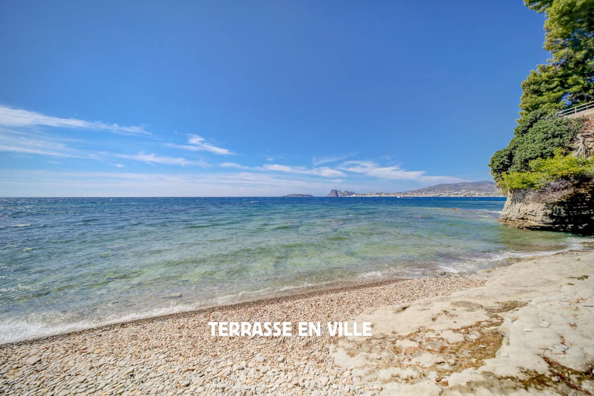 LA CIOTAT - DOMAINE DU LIOUQUET - VILLA T4 120M2 - DEPENDANCE- ACCÉS PRIVÉ PLAGE - 880 000€ - 1
