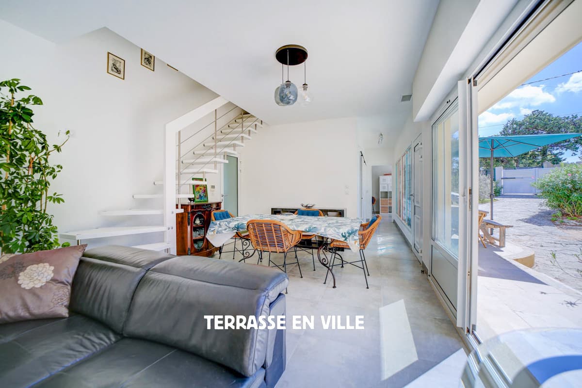 LA CIOTAT - DOMAINE DU LIOUQUET - VILLA T4 120M2 - DEPENDANCE- ACCÉS PRIVÉ PLAGE - 880 000€ - 4
