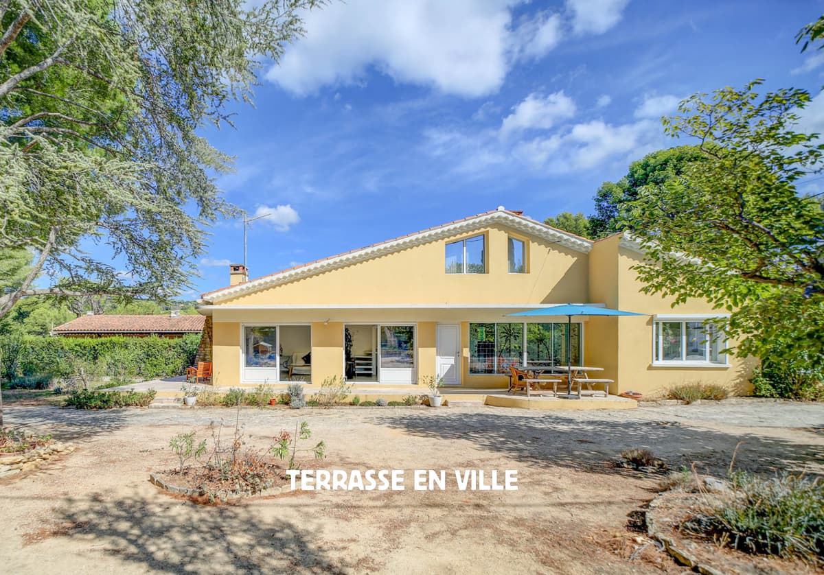 LA CIOTAT - DOMAINE DU LIOUQUET - VILLA T4 120M2 - DEPENDANCE- ACCÉS PRIVÉ PLAGE - 880 000€ - 3