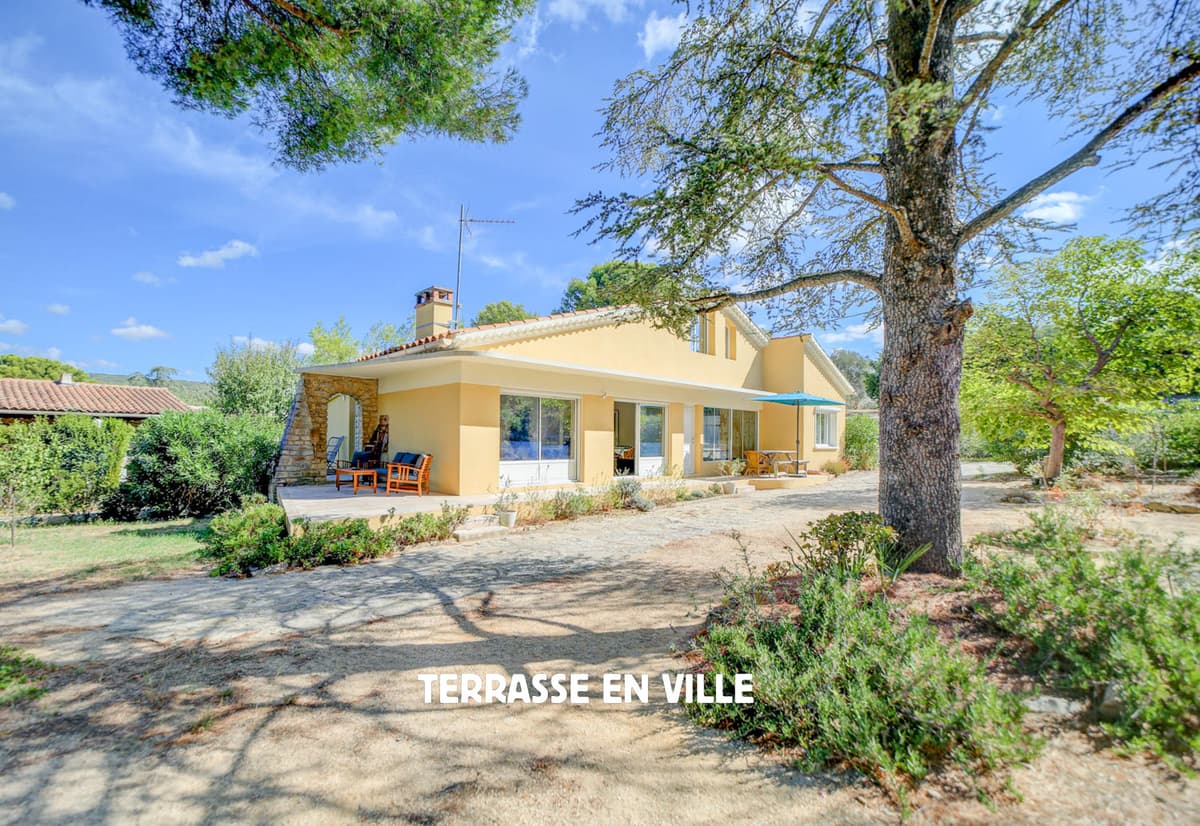 LA CIOTAT - DOMAINE DU LIOUQUET - VILLA T4 120M2 - DEPENDANCE- ACCÉS PRIVÉ PLAGE - 880 000€ - 2