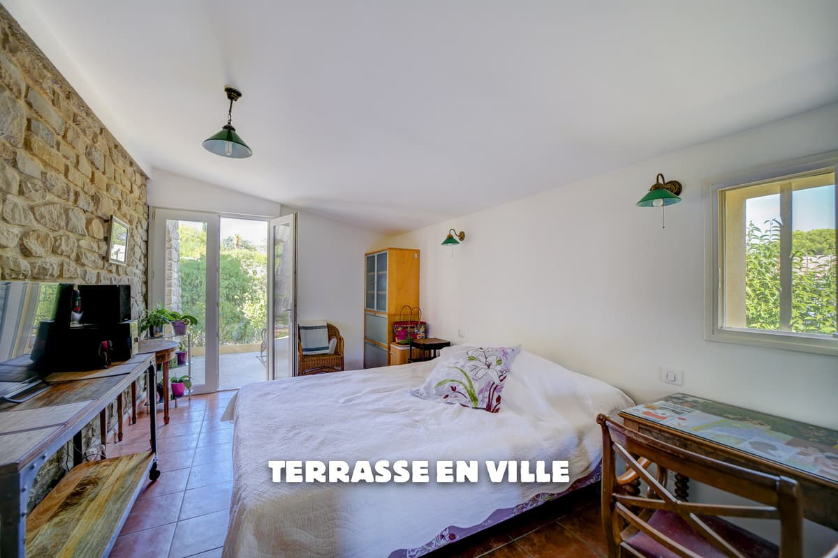LA CIOTAT - DOMAINE DU LIOUQUET - VILLA T4 120M2 - DEPENDANCE- ACCÉS PRIVÉ PLAGE - 880 000€ - 7