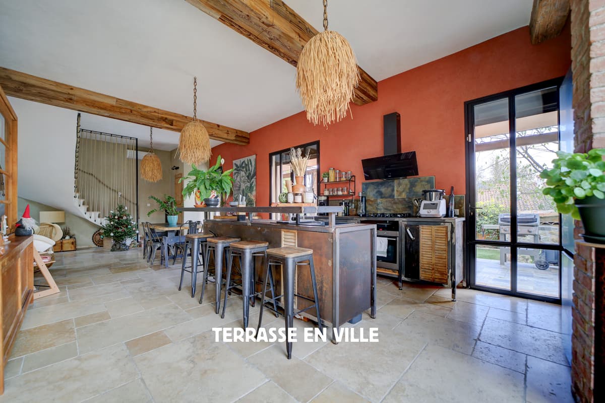 SOUS COMPROMIS - COUP DE COEUR - ST-CYR-SUR-MER - CENTRE-VILLAGE - VILLA STYLE LOFT - T5 - JARDIN - BASSIN PRO - 5