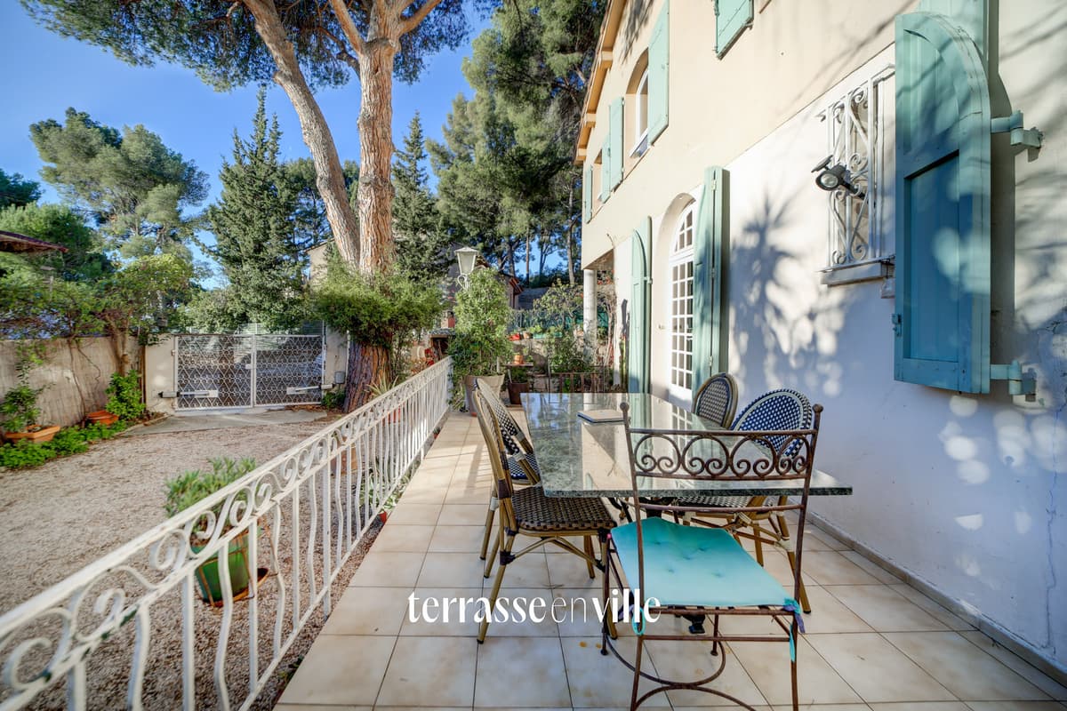 SAINT CYR SUR MER - PORT DES LECQUES - VILLA T8 - 197M2 - PORT ET PLAGE A PIED - 1250000€ - 2