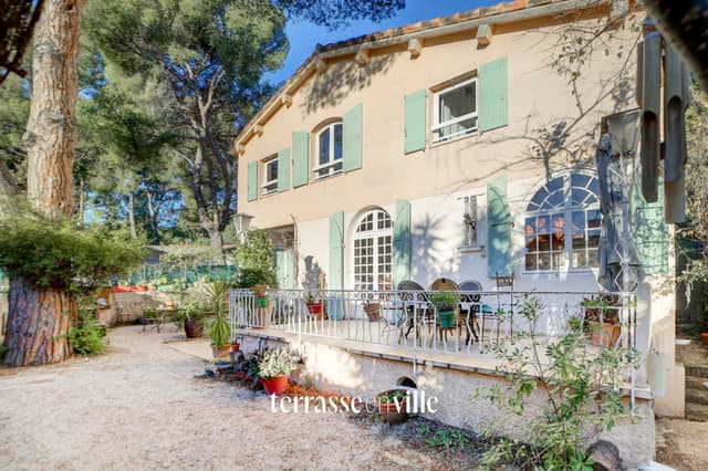 SAINT CYR SUR MER - PORT DES LECQUES - VILLA T8 - 197M2 - PORT ET PLAGE A PIED - 1250000€