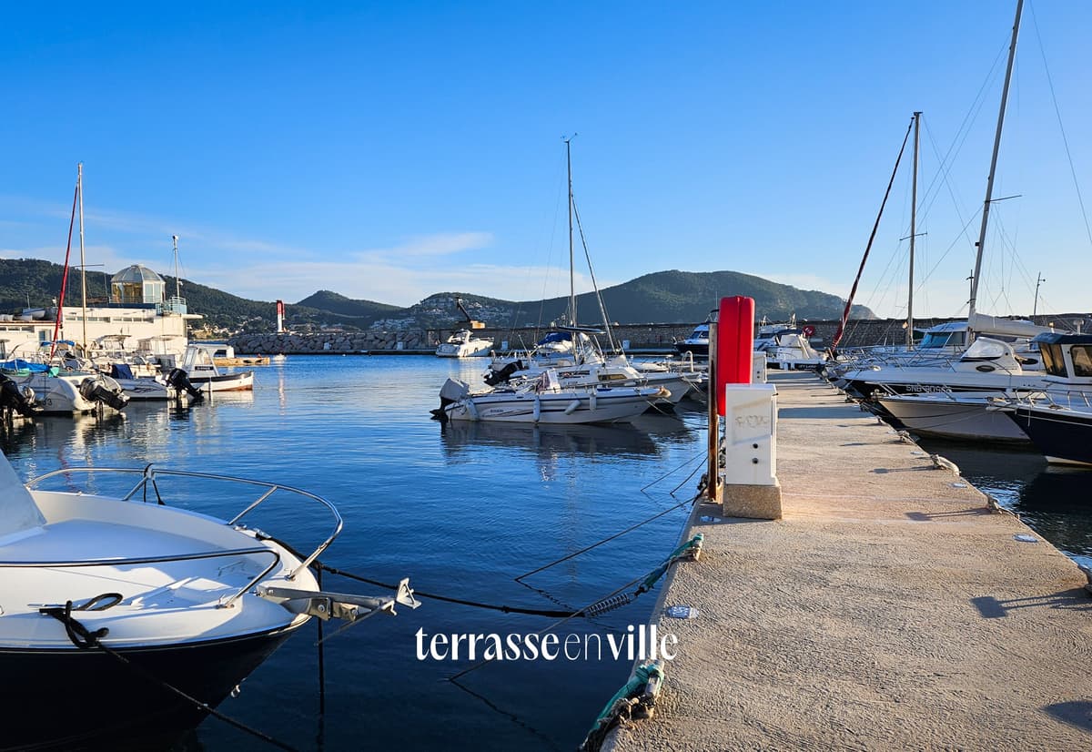 SAINT CYR SUR MER - PORT DES LECQUES - VILLA T8 - 197M2 - PORT ET PLAGE A PIED - 1250000€ - 1