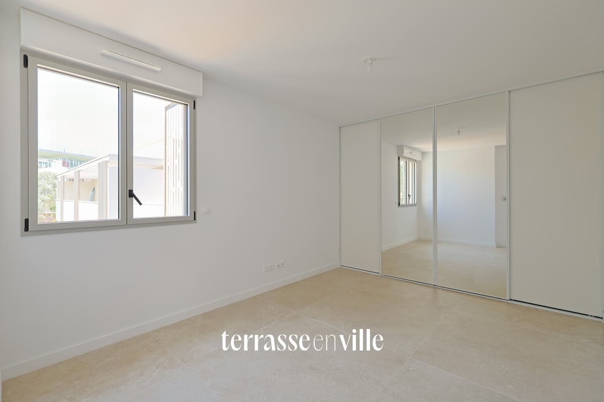 PETIT BOIS - 3 MNS DE LA MER A PIEDS - APPARTEMENT NEUF T4 - GARAGE + 2 STATIONNEMENTS EXTERIEUR - 7