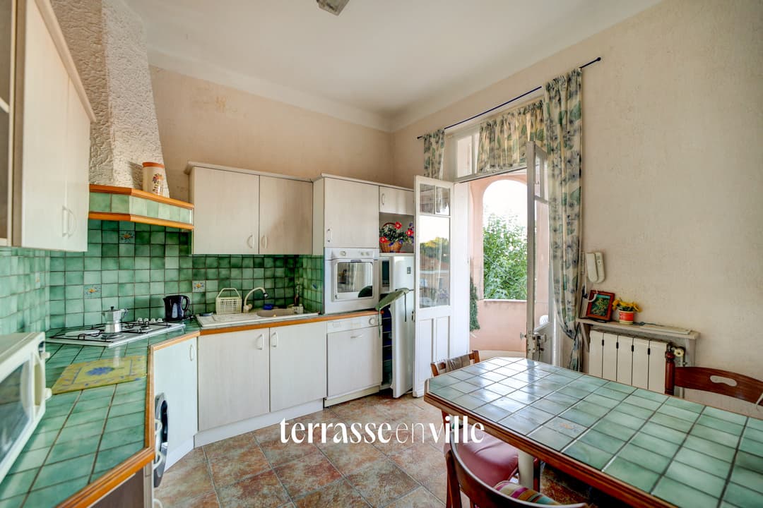 LA CIOTAT - QUARTIER HÔPITAL - APPARTEMENT 71,5 M2 - TERRASSE - PARKINGS - VUE MER - JARDIN 267M2 - PROCHE PLA