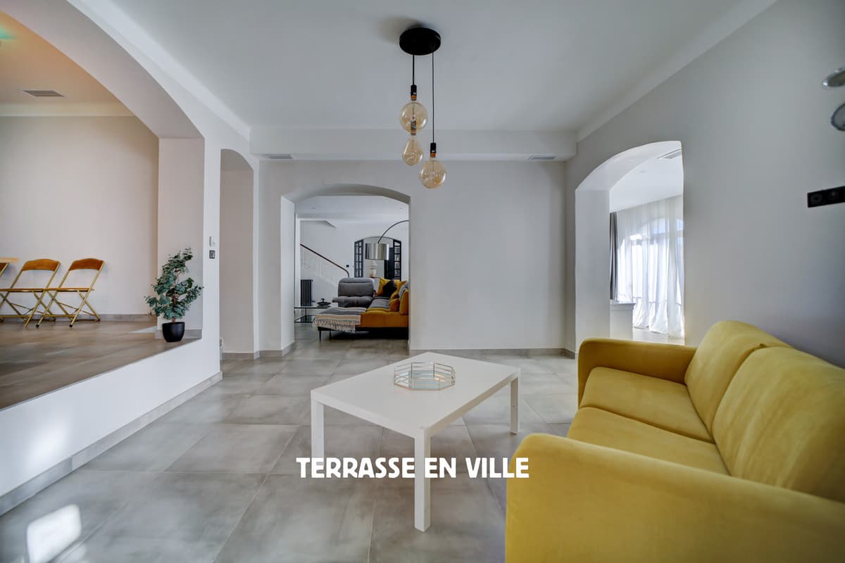 LA CIOTAT - FIGUEROLLES - MAISON D'ARCHITECTE T9 - 400m2 - JARDIN - 1000M2 - PISCINE - GARAGES - 1870000€ - 7