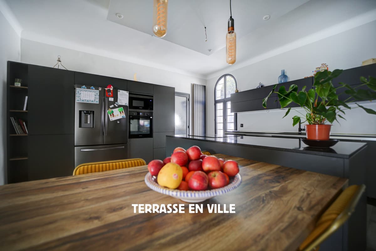 LA CIOTAT - FIGUEROLLES - MAISON D'ARCHITECTE T9 - 400m2 - JARDIN - 1000M2 - PISCINE - GARAGES - 1870000€ - 2