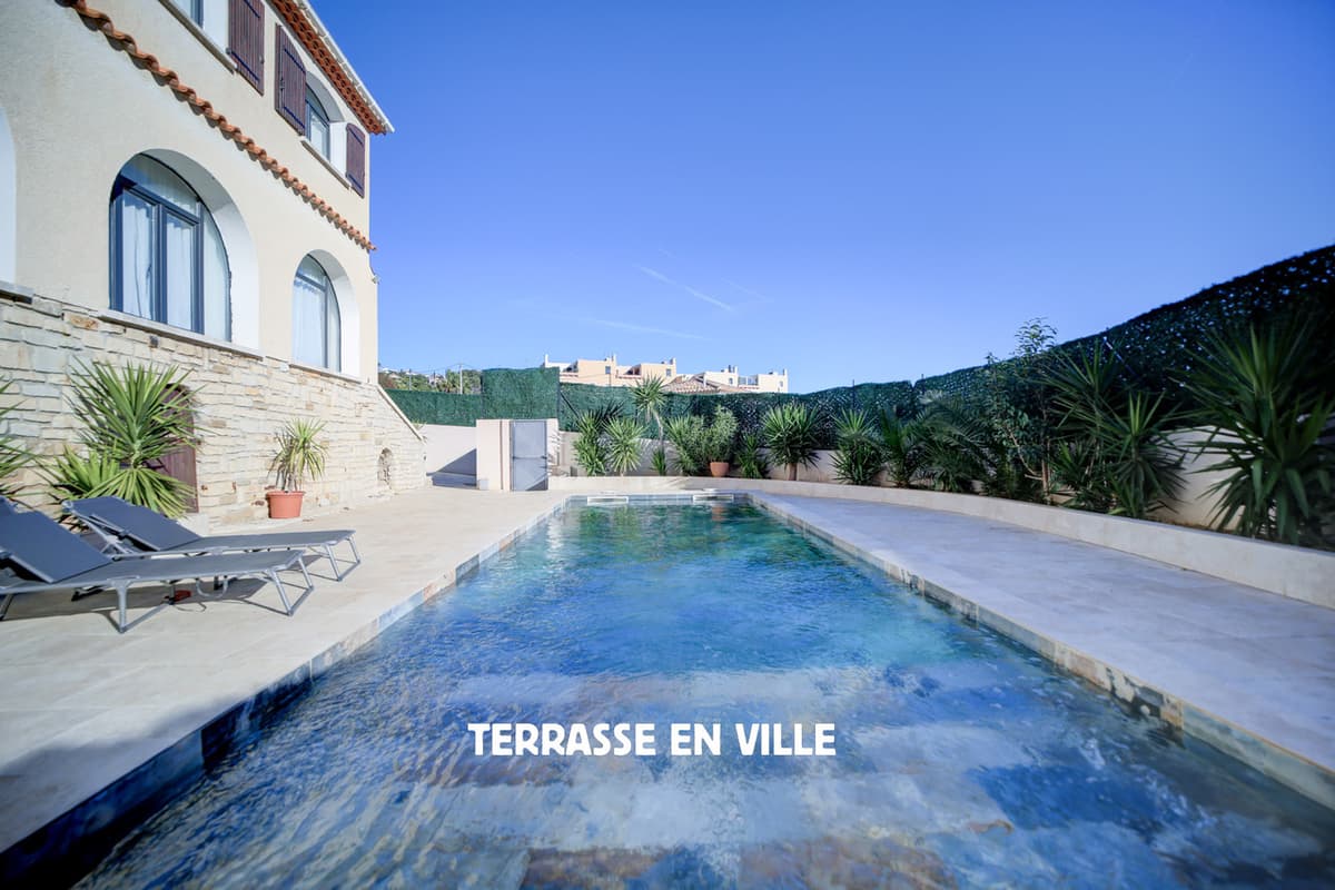 LA CIOTAT - FIGUEROLLES - MAISON D'ARCHITECTE T9 - 400m2 - JARDIN - 1000M2 - PISCINE - GARAGES - 1870000€