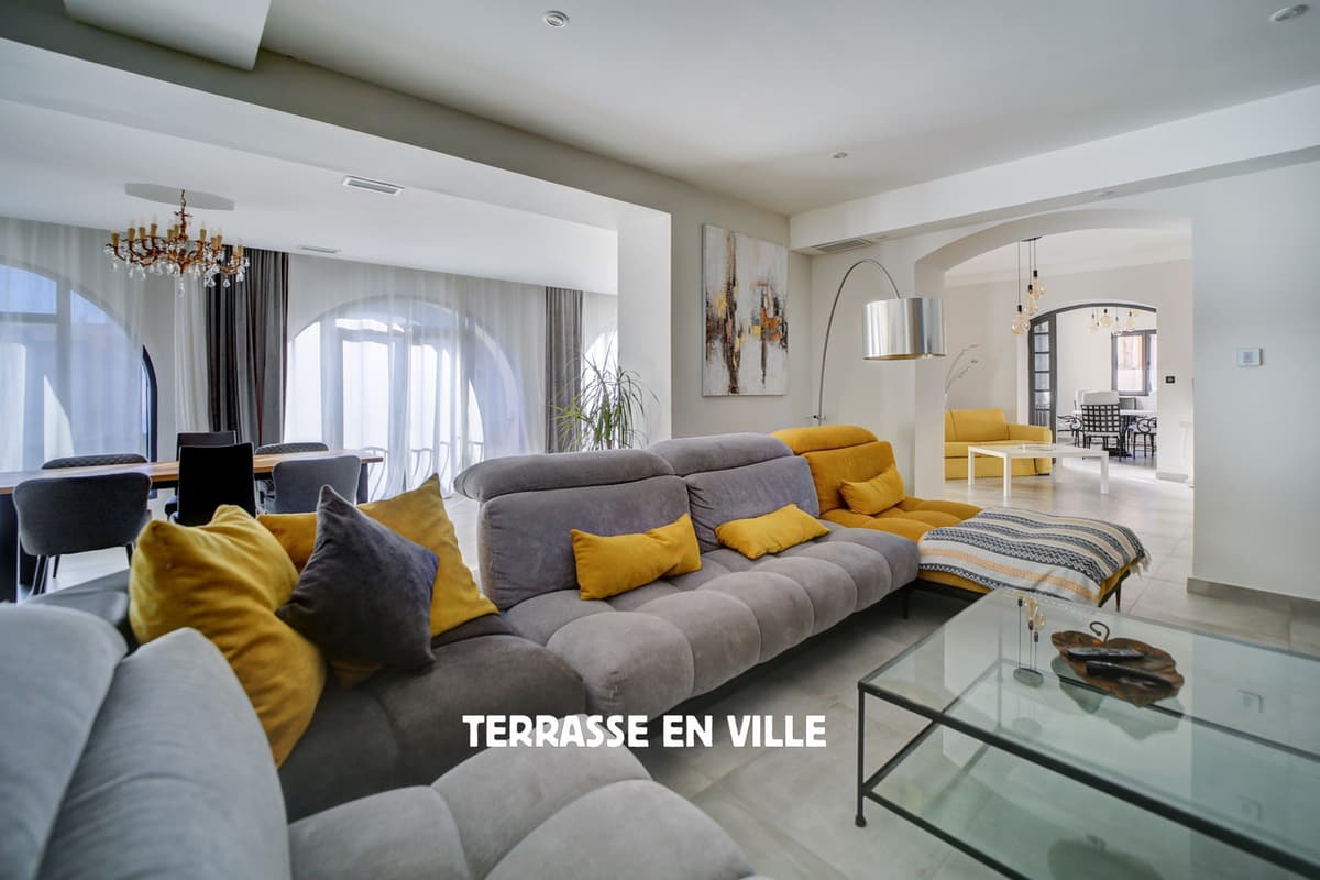 LA CIOTAT - FIGUEROLLES - MAISON D'ARCHITECTE T9 - 400m2 - JARDIN - 1000M2 - PISCINE - GARAGES - 1870000€ - 1